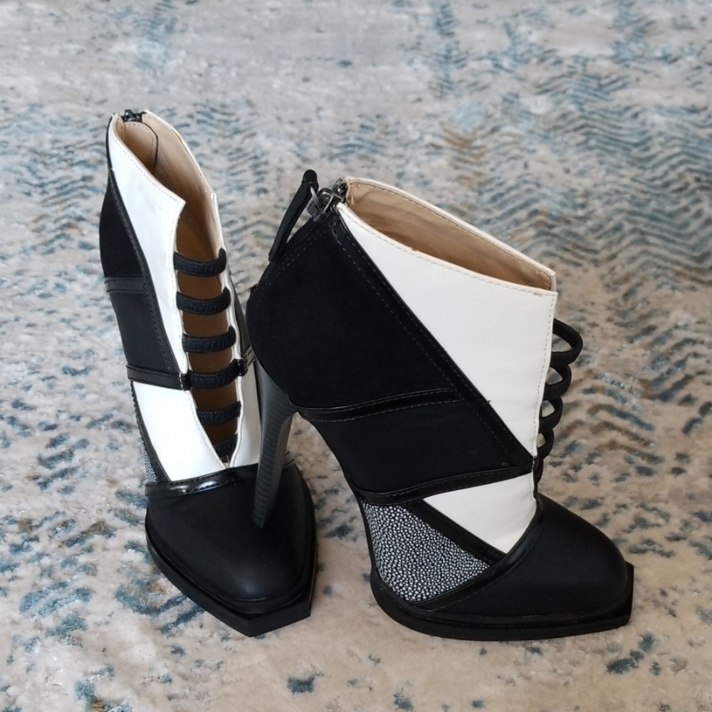 GX by Gwen Stefani "Masako" Booties!